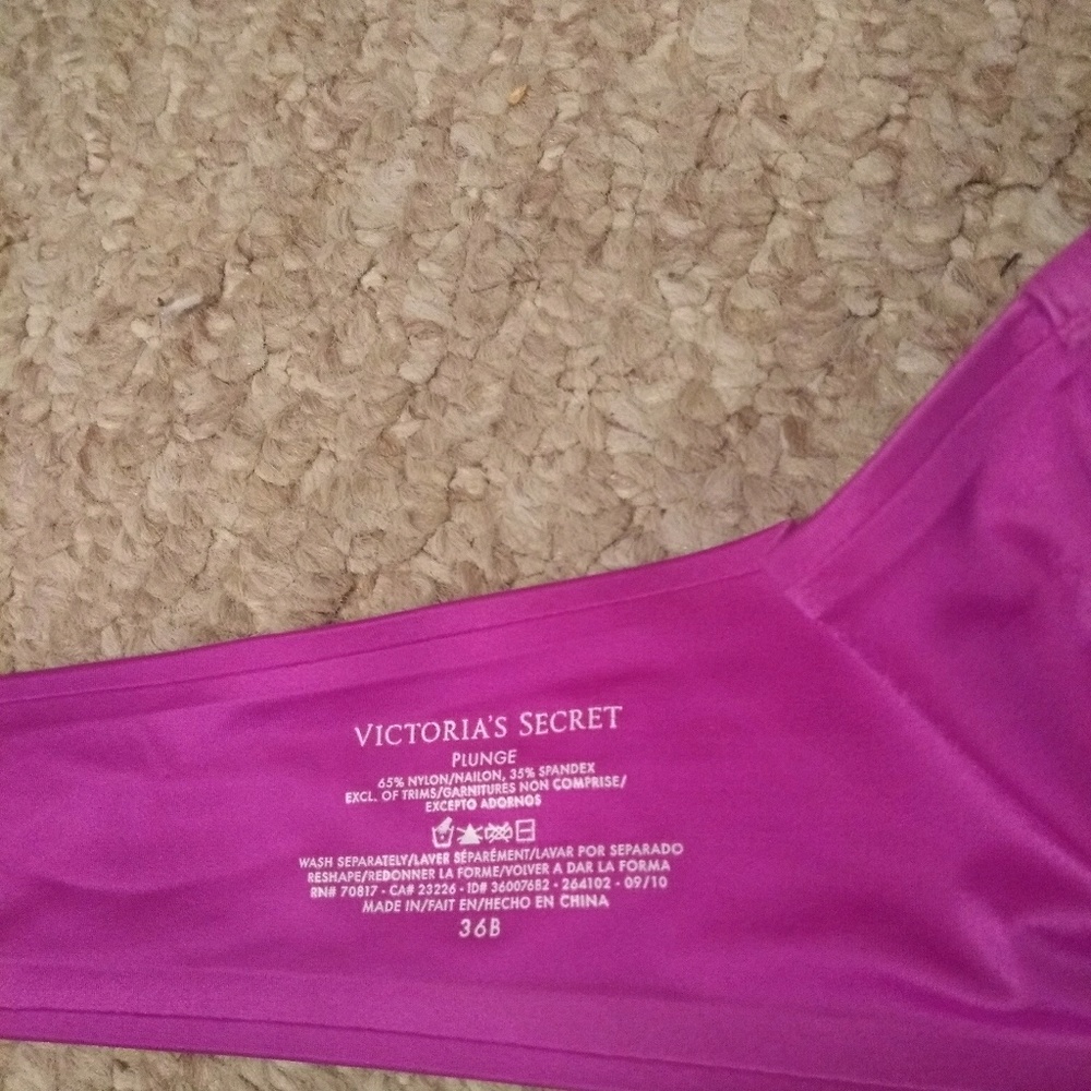 🛑 SOLD 🛑Victoria Secret Plunge Bra - 36B